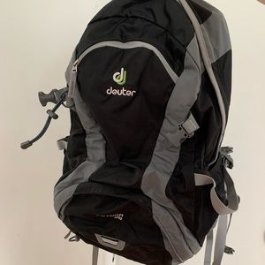 Deuter Futura 28 Daypack (Unisex)